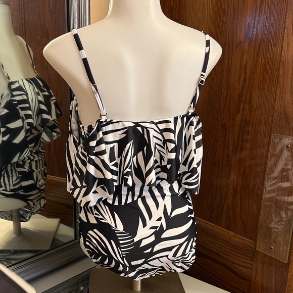 BCBGMaxAzria Small Off the Shoulder One Piece Black and White Print Swimsuit - Picture 7 of 10